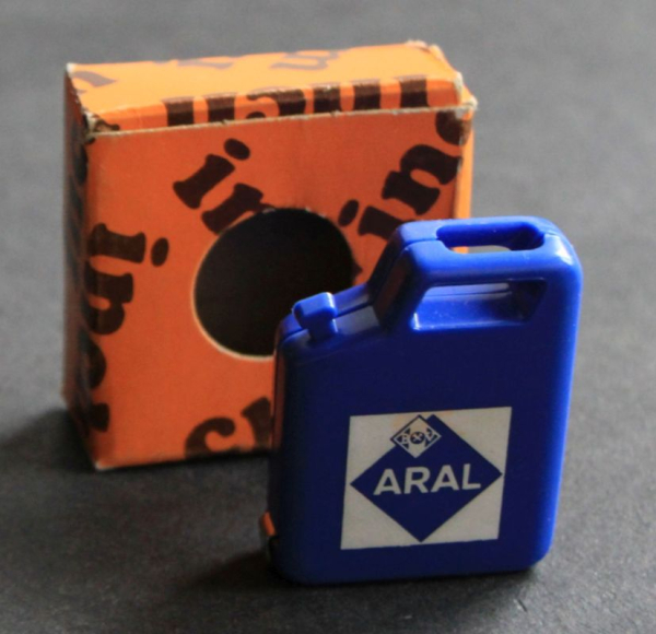 BV Aral Maßband als Reservekanister 1965 in Originalbox (0992)